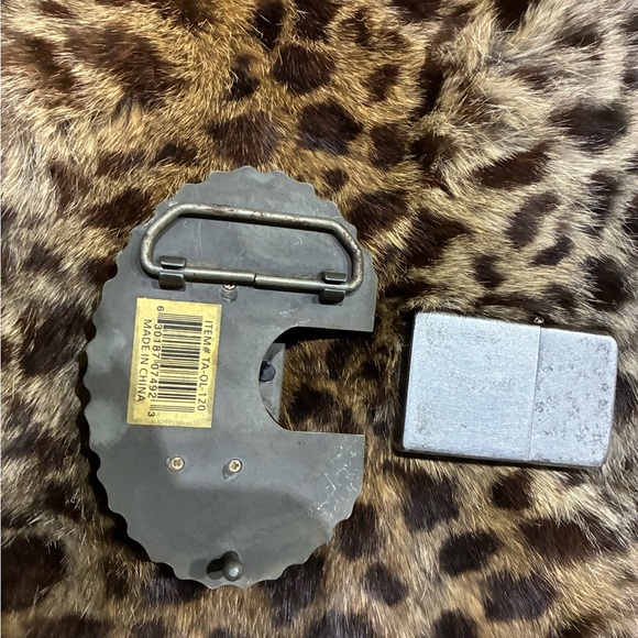 Flaming Iron Cross Chain Border Zippo Lighter Holder Belt Buckle +Zippo Lighter - Picture 3 of 8